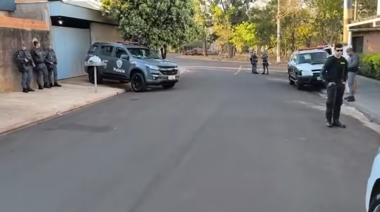 Mãe e filho são presos por tráfico em operação da Polícia Civil e Militar em Jaboticabal